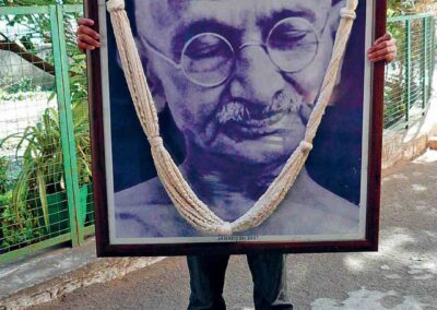Dreharbeiten zu Ahimsa: Gandhi ist immer noch Vorbild